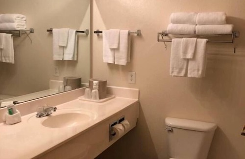 Kelso House | Relaxing Getaway at GuestHouse Kelso Longview! Near Cottonwood Island