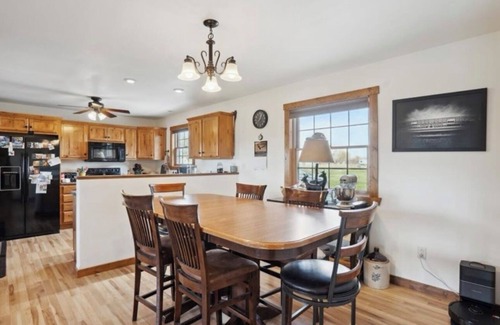Moravia House | Relaxing Getaway Near Rathbun Lake – Sleeps 10