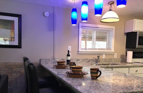 Summersville House | Relaxing Getaway Stand up paddle board included