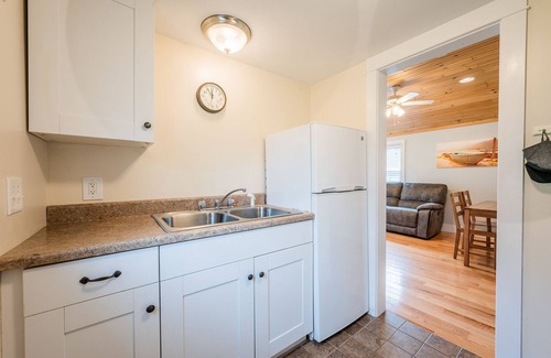 Westerly Cottage | Relaxing Getaway with Town Beach Access