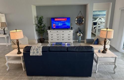 Wildwood House | Relaxing, Golf, Pools, Hiking, events
