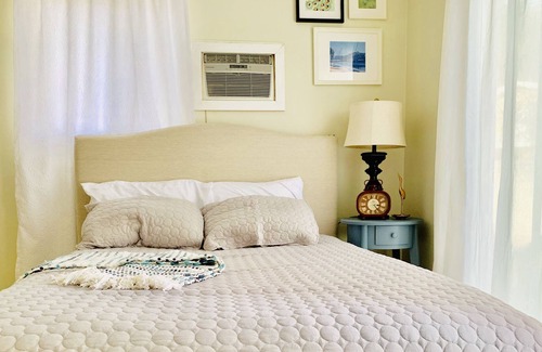 Altadena House | Relaxing Guesthouse < 10 mins from Rose Bowl