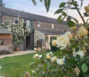 Monkswood House | Relaxing holiday cottage in the beautiful Usk Valley