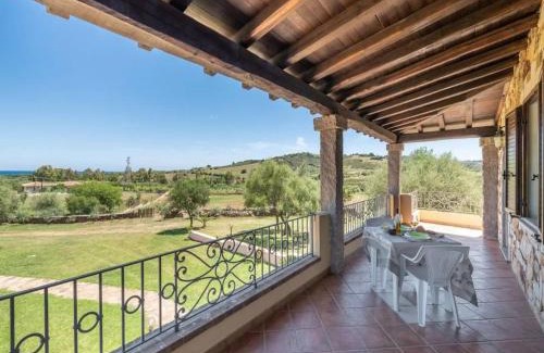Iscra e Voes Apartment | Relaxing holiday home near La Caletta beaches