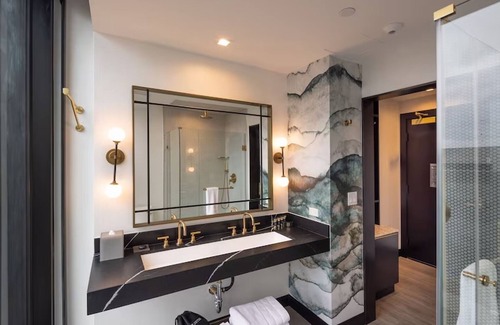 Hollywood Hotel | Relaxing Hollywood Stay: Pool, Rooftop, Pets Allowed, Attractions Nearby