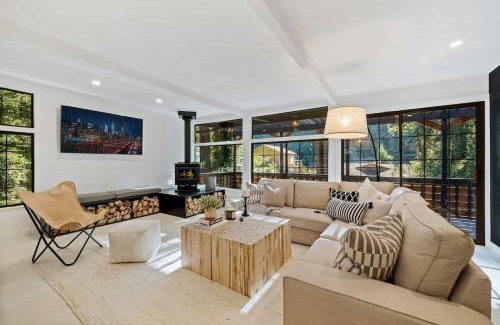 Northwood House | Relaxing Home Among The Redwoods - Dog-Friendly
