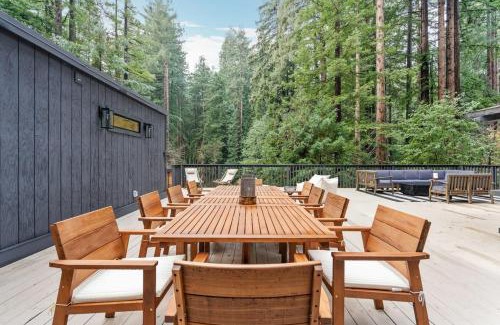 Northwood House | Relaxing Home Among The Redwoods - Dog-Friendly
