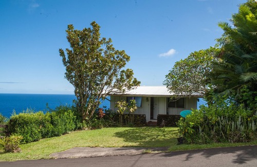 Hana Apartment | Relaxing home away from home- honeymoon friendly