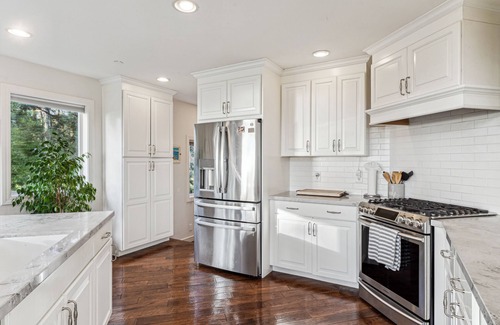 El Granada House | Relaxing Home – ocean views w/hot tub, & short walk to beach!