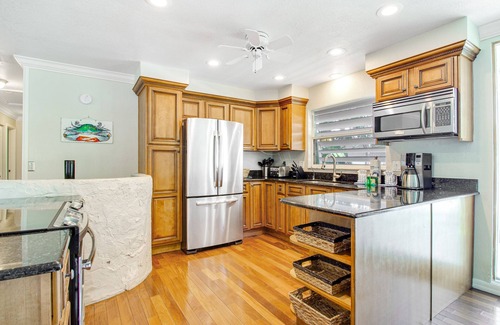 Anna Maria House | Relaxing Home with Private Pool, High-Speed WiFi, Central AC, & Washer/Dryer