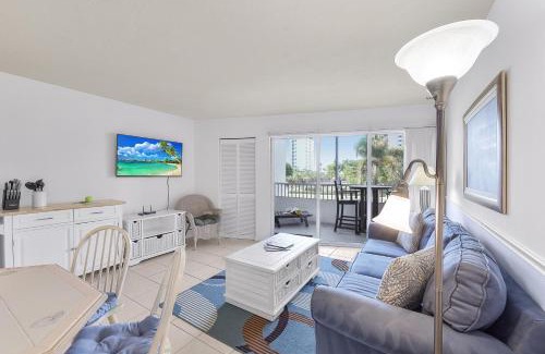 Marco Island House | Relaxing inland condo with pool and steps to beach