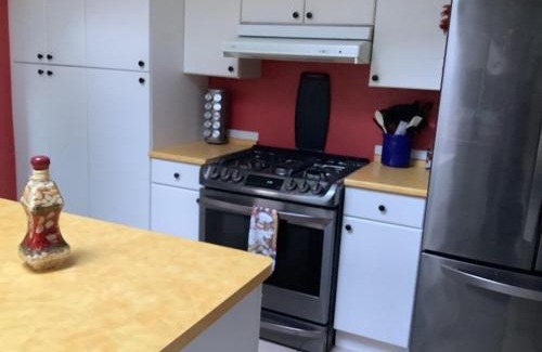 Esquimalt House | Relaxing Inn