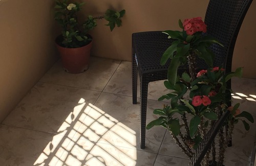 Greater Portmore House | Relaxing king size bed