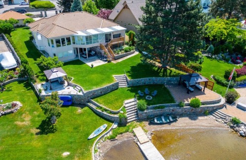 Okanagan-Similkameen House | Relaxing Lakefront Bungalow Suite 2 Bedrooms – Steps from Skaha Shoreline