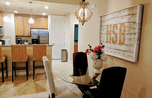 Horseshoe Bay Condo | 🌺Relaxing Lakeside Luxury Waters Condo @HSB Resort Next to Marina Pool Hot Tub