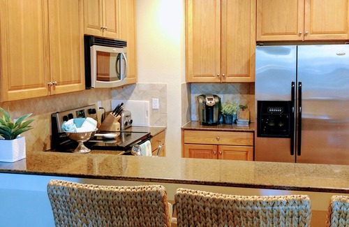 Horseshoe Bay Condo | 🌺Relaxing Lakeside Luxury Waters Condo @HSB Resort Next to Marina Pool Hot Tub