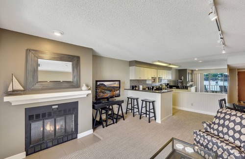 Charlevoix Condo | Relaxing Lakeview One-Bedroom | Downtown Charlevoix | Pool, Hot Tub, Sauna