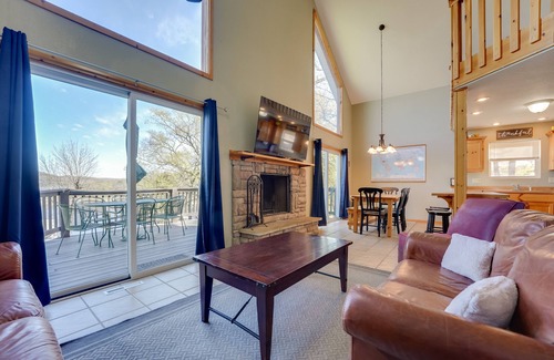 Kimberling City House | Relaxing Lakeview Retreat in Reeds Spring w/Deck