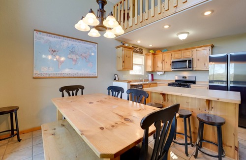 Kimberling City House | Relaxing Lakeview Retreat in Reeds Spring w/Deck