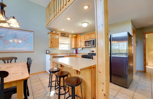 Kimberling City House | Relaxing Lakeview Retreat in Reeds Spring w/Deck