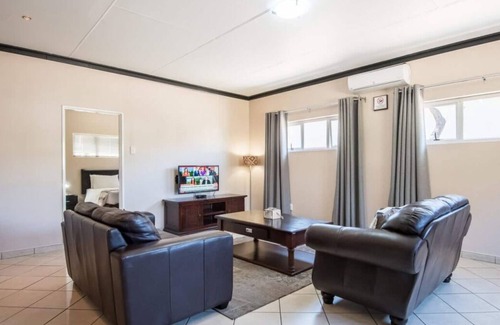 Windhoek Apartment | Relaxing Luxury Cottage, Swimming Pools On-site, Minutes to Independence Stadium
