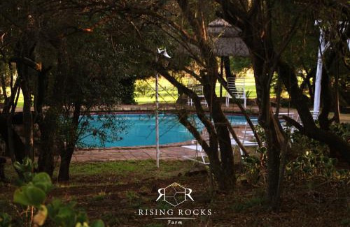 Magaliesberg Apartment | Relaxing Mountain FarmStay w hikes, boma, pool