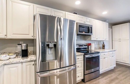 Tempe House | Relaxing Oasis! 5 bedroom 3 bath with Pool