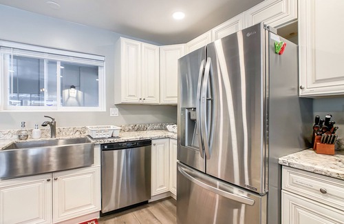 Tempe House | Relaxing Oasis! 5 bedroom 3 bath with Pool