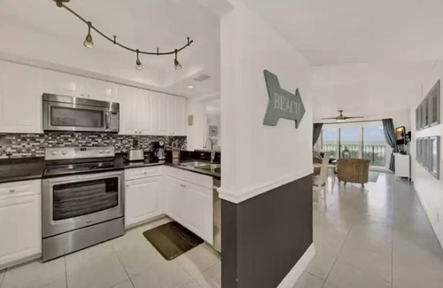 Hutchinson Island South Condo | Relaxing Ocean front condo