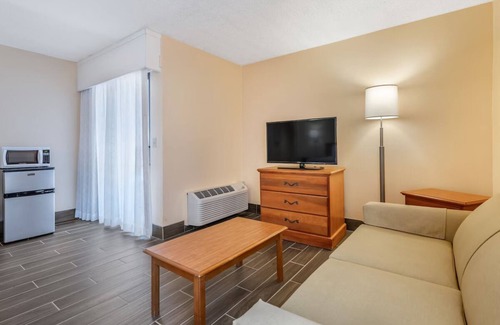 Seabreeze Park Hotel | Relaxing Oceanfront Stay | Private Balcony w/Stunning Sea Views
