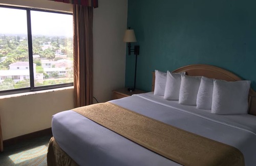 Seabreeze Park Hotel | Relaxing Oceanfront Stay | Private Balcony w/Stunning Sea Views