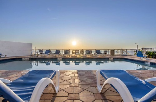 Seabreeze Park House | Relaxing Oceanfront Stay | Private Balcony w/Stunning Sea Views