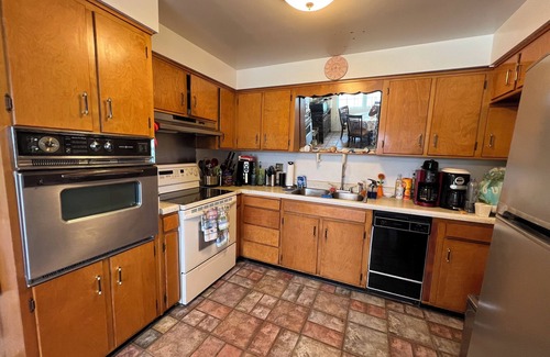 Ormond Shores Estates House | Relaxing Ormond Beach House and Indoor Fireplace 5 minutes to the beach!