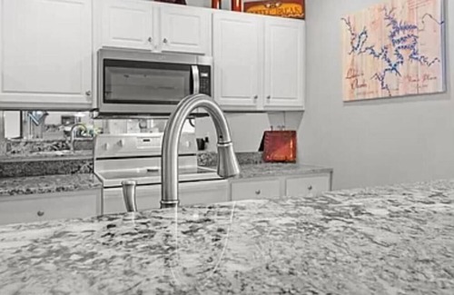 Kaiser Condo | Relaxing Parkview Bay condo overlooking state park