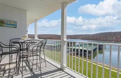 Kaiser Condo | Relaxing Parkview Bay condo overlooking state park