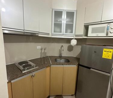 Pasay Apartment | Relaxing Pasay Retreat Pool, WiFi & Gym Access