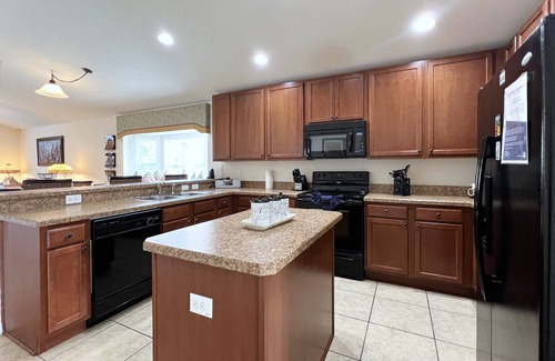 Veranda Palms House | Relaxing Pool Hm with Game Room 4Bed 3Bath