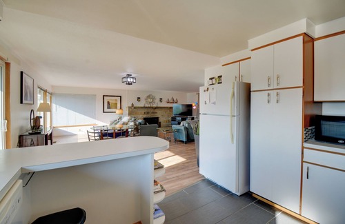 Poulsbo House | Relaxing Poulsbo Duplex w/Liberty Bay Views!