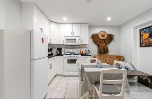 Hastings House | Relaxing Private Room, Quiet and Convenient