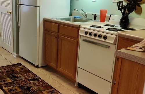 Pigeon Forge Condo | Relaxing Quiet Condo- One block from the Parkway.