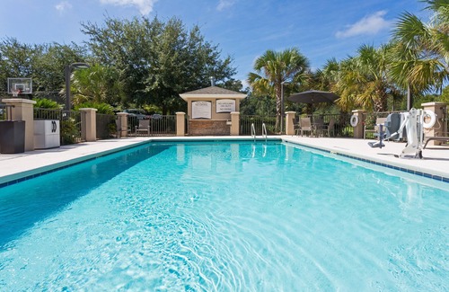 Tallahassee Condo | Relaxing Retreat! 2 Bedroom Suite in Tallahassee! Free Breakfast + 24h Business Center