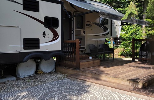 Malakwa RV Rental | Relaxing Retreat