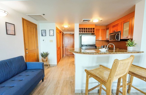 San Juan Villa | Relaxing Retreat: Near Beaches & Private Balcony