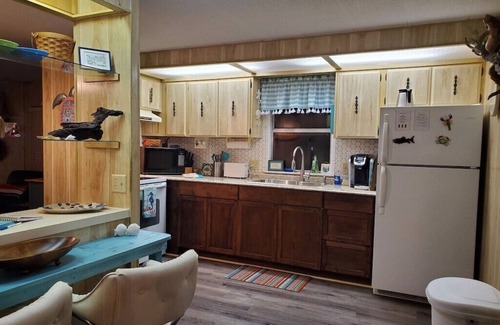Crystal River House | Relaxing retreat on the water-10 minutes to Gulf and Springs!