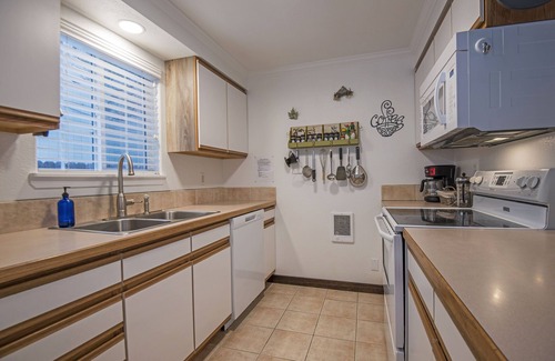 Orchard District House | Relaxing Retreat-Walk Downtown & 2 Charming Patios