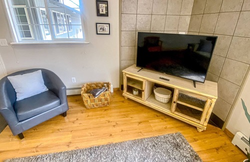 Northeast Anchorage House | Relaxing retreat with a full kitchen, washer/dryer, & furnished patio