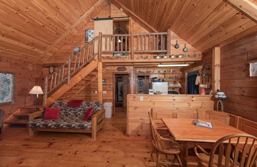 Jay Cabin | Relaxing River Access Cabin