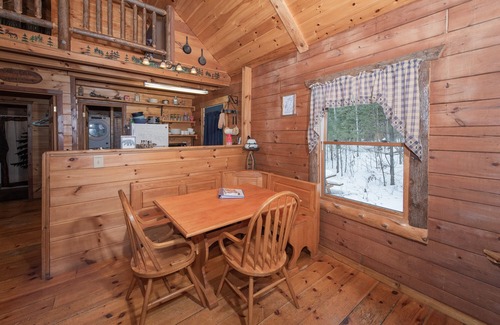 Jay Cabin | Relaxing River Access Cabin