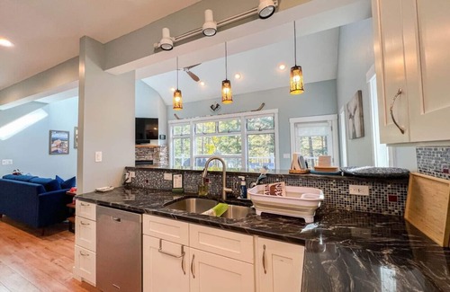 Intervale House | Relaxing Riverside | Minutes to Hiking + Rivers!