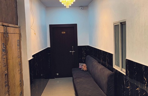 Varanasi House | "Relaxing Room in Varanasi – Ideal for Solo Travelers or Couples"